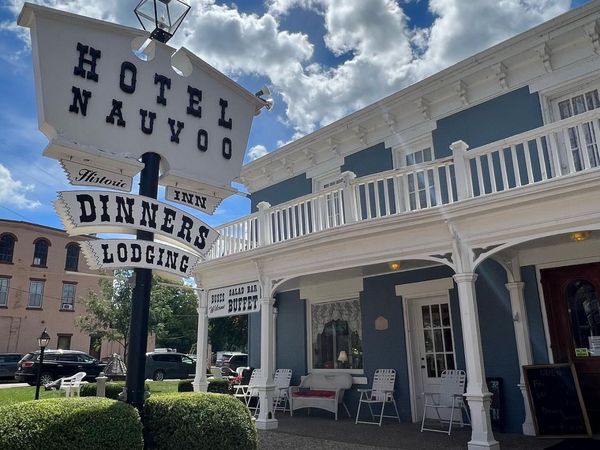 1290 Mulholland Street, Nauvoo, IL 62354