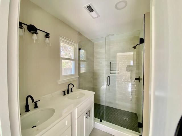 230 Smythe Drive Photo 10