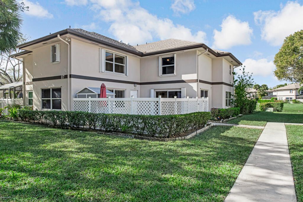 7 Amherst Court, Unit Apt A, Royal Palm Beach, FL 33411 Photo
