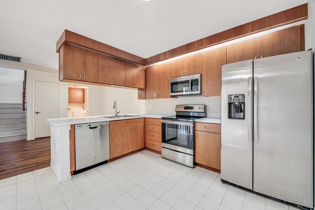 7 Amherst Court, Unit Apt A, Royal Palm Beach, FL 33411 Photo