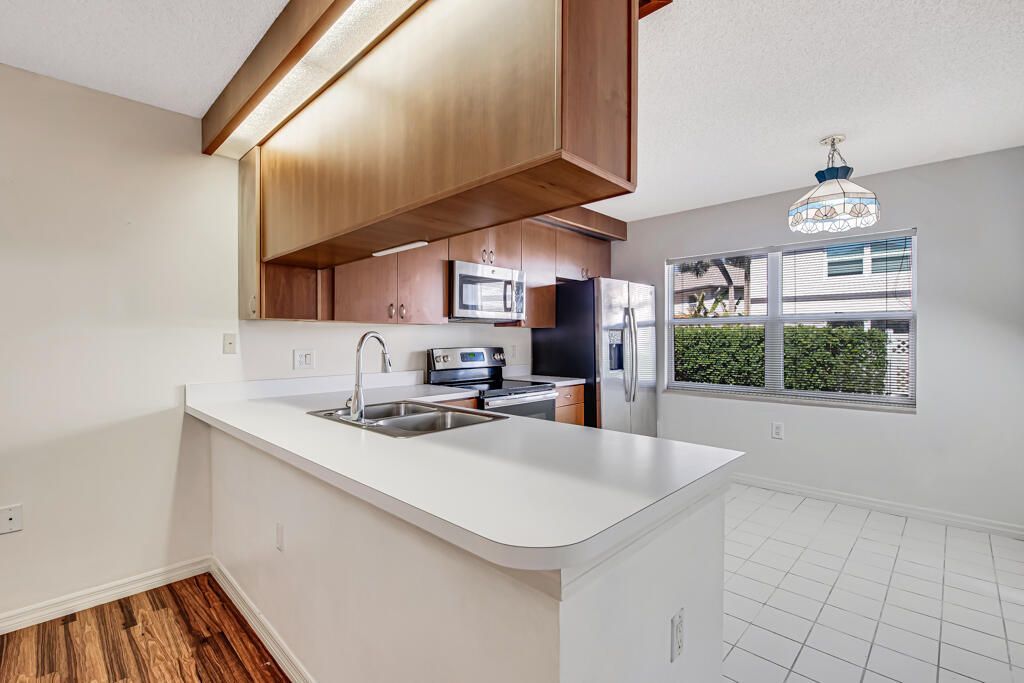 7 Amherst Court, Unit Apt A, Royal Palm Beach, FL 33411 Photo