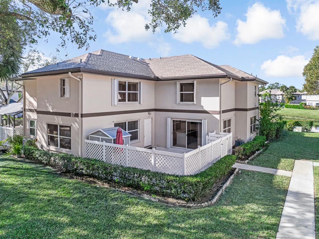 7 Amherst Court, Unit Apt A, Royal Palm Beach, FL 33411 Photo