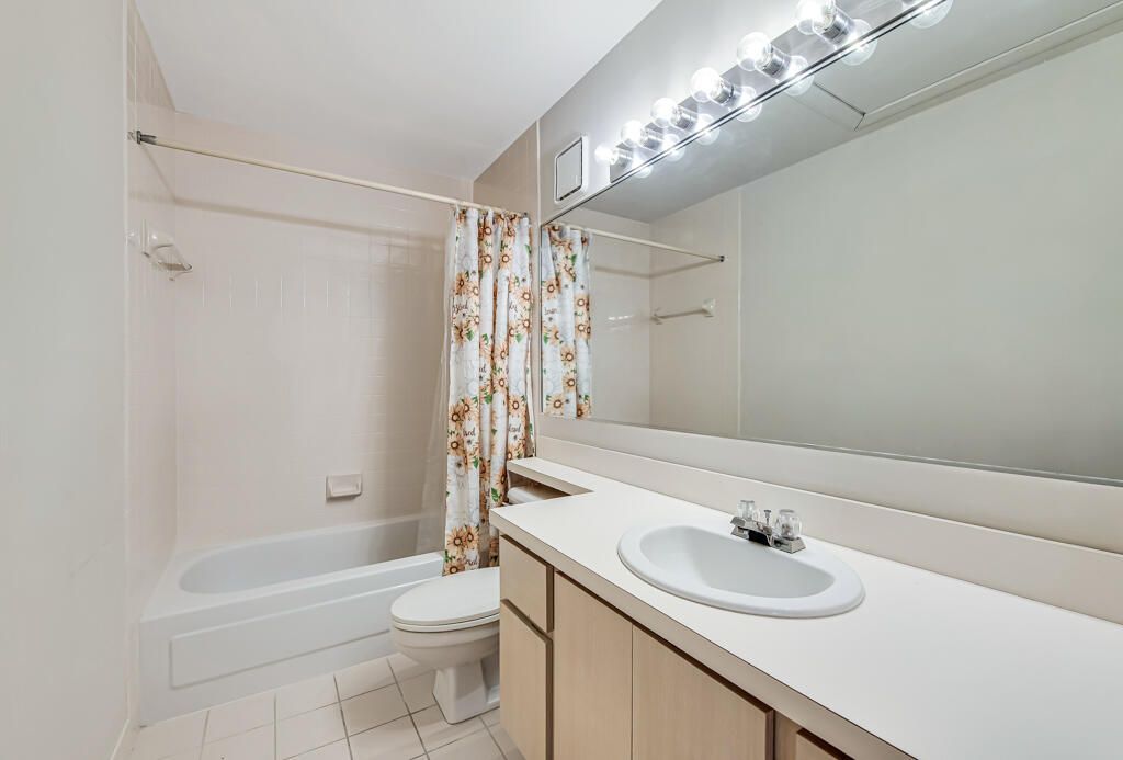 7 Amherst Court, Unit Apt A, Royal Palm Beach, FL 33411 Photo