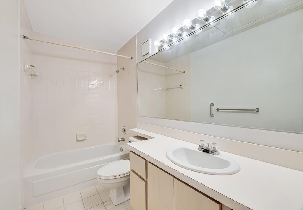 7 Amherst Court, Unit Apt A, Royal Palm Beach, FL 33411 Photo