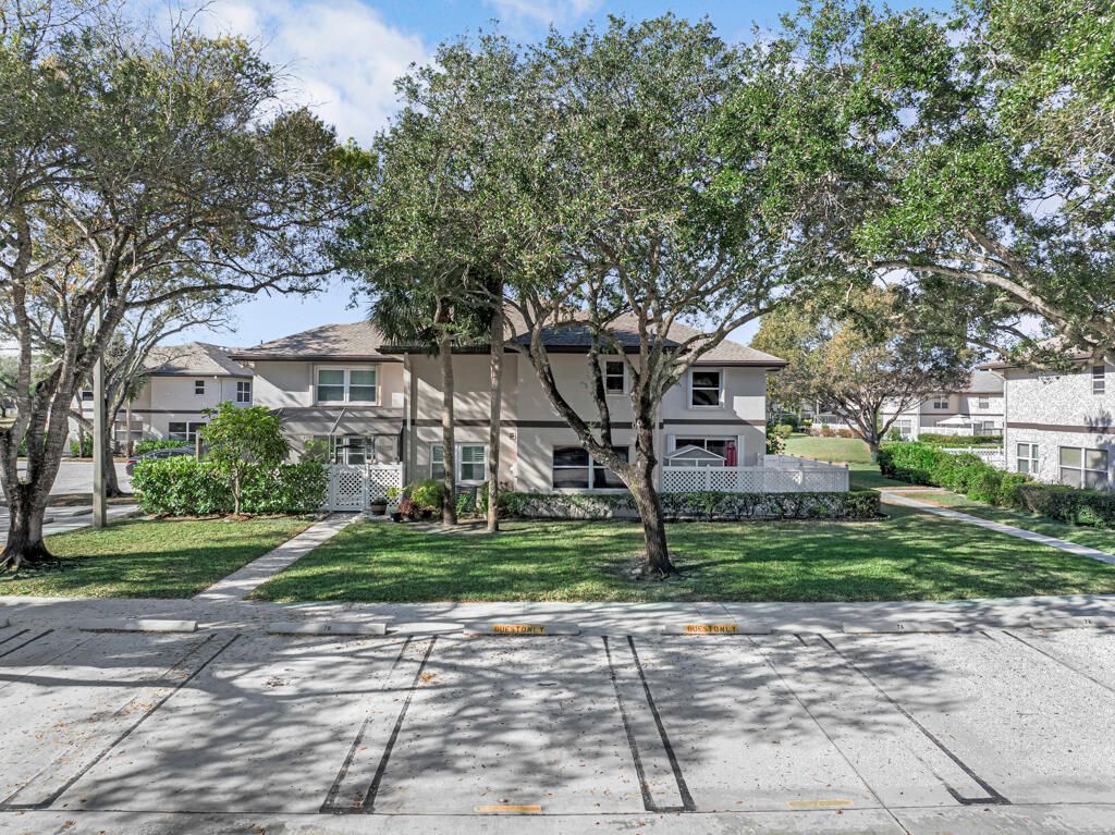 7 Amherst Court, Unit Apt A, Royal Palm Beach, FL 33411 Photo