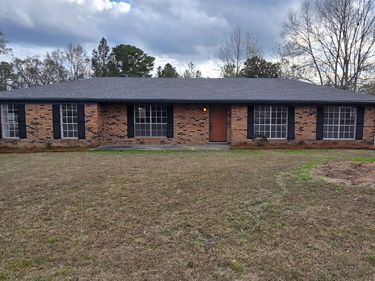 908 Linda Dr., Hattiesburg, MS 39401