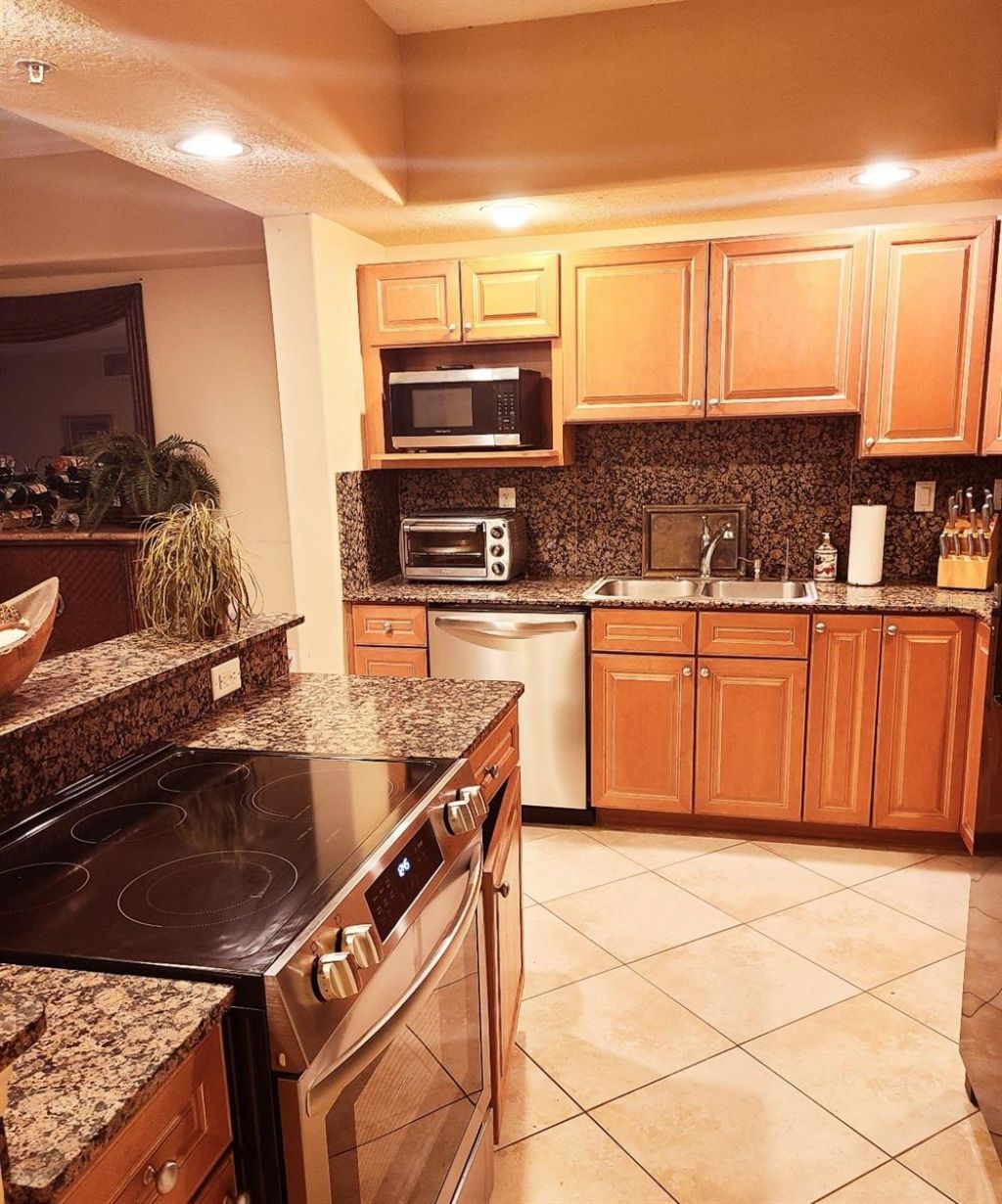 711 S Atlantic Avenue, Unit 202, New Smyrna Beach, FL 32169 Photo