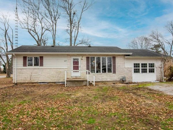 407 E Milster Street, Elkville, IL 62932