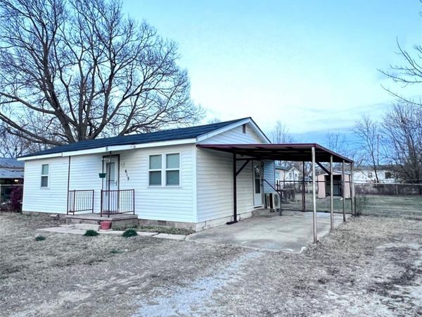 619 N Hyden Street, Stratford, OK 74872