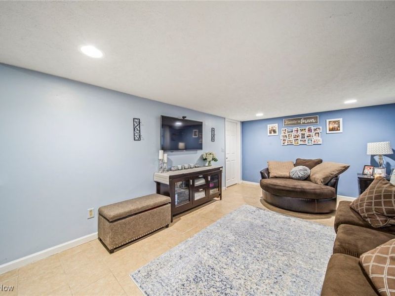 7505 Dahlia Drive, Mentor on the Lake, OH 44060 Photo 23