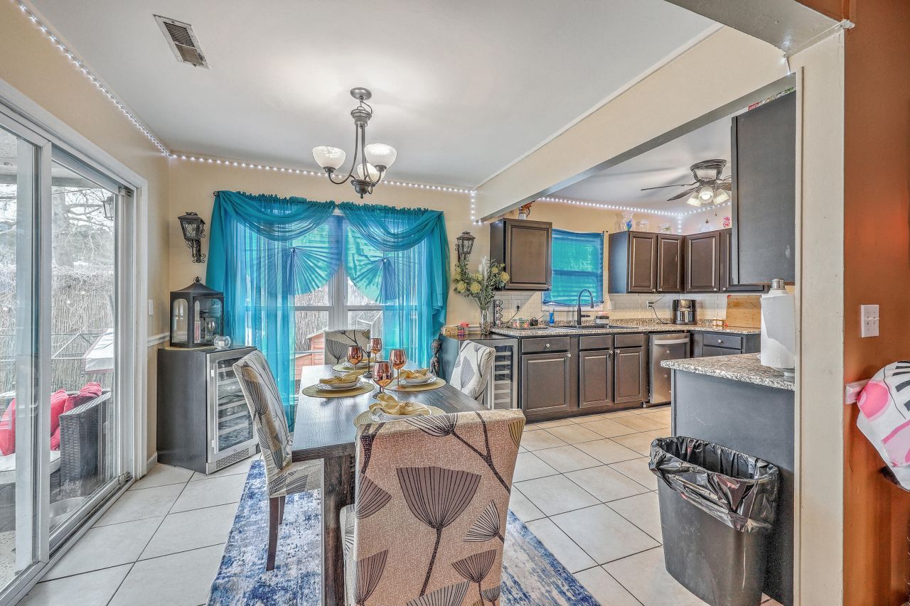 109 Coachman Lane Photo 10