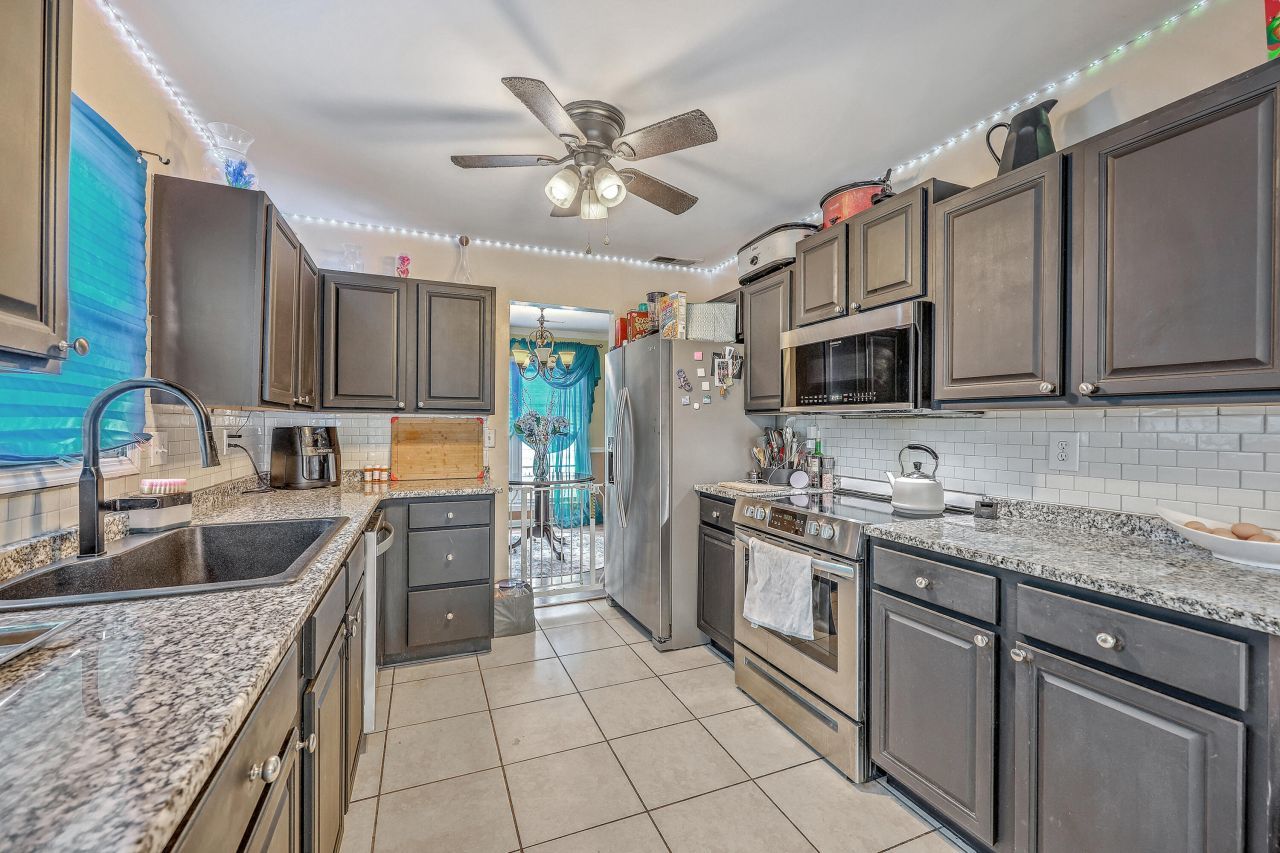 109 Coachman Lane Photo 13