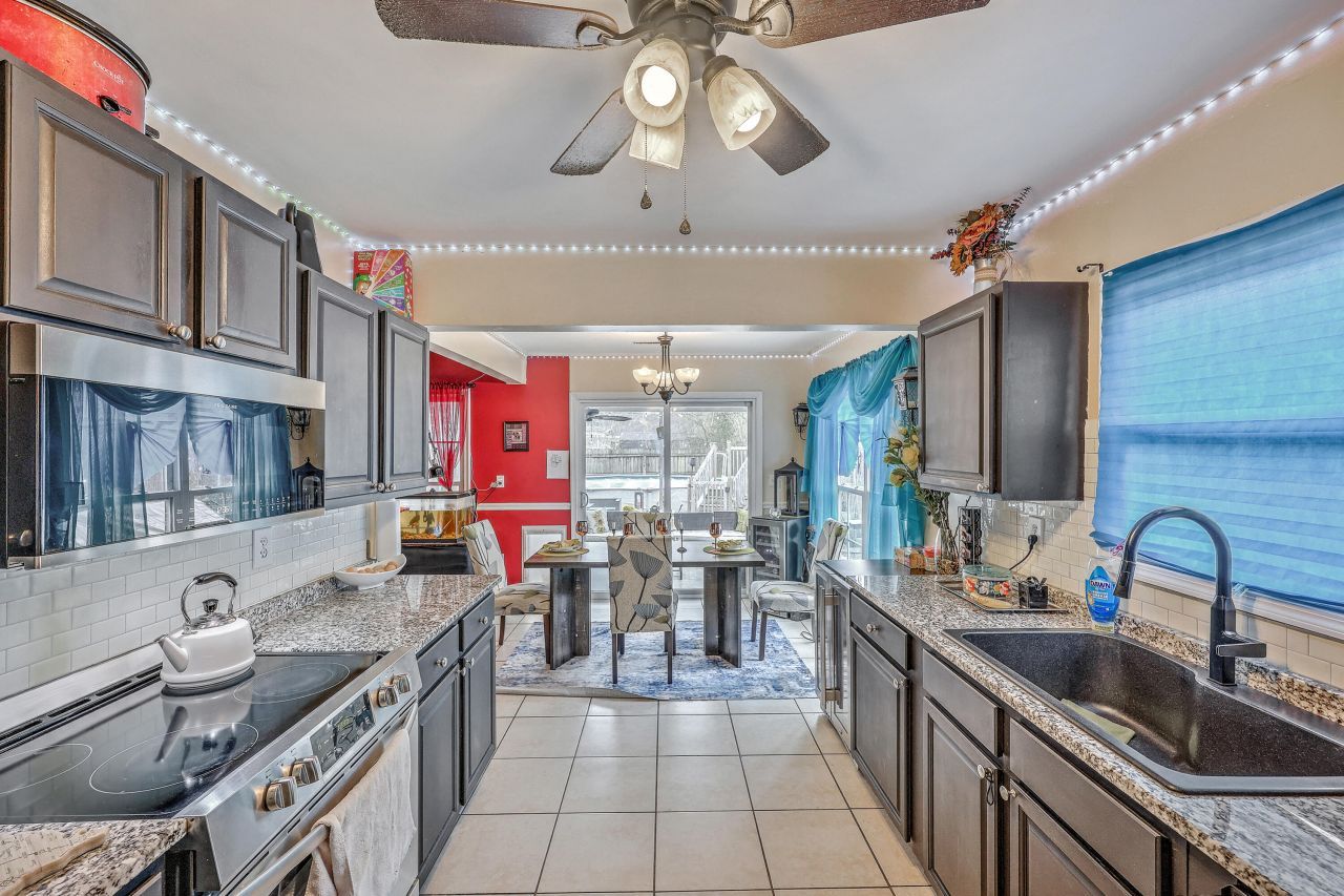 109 Coachman Lane Photo 14