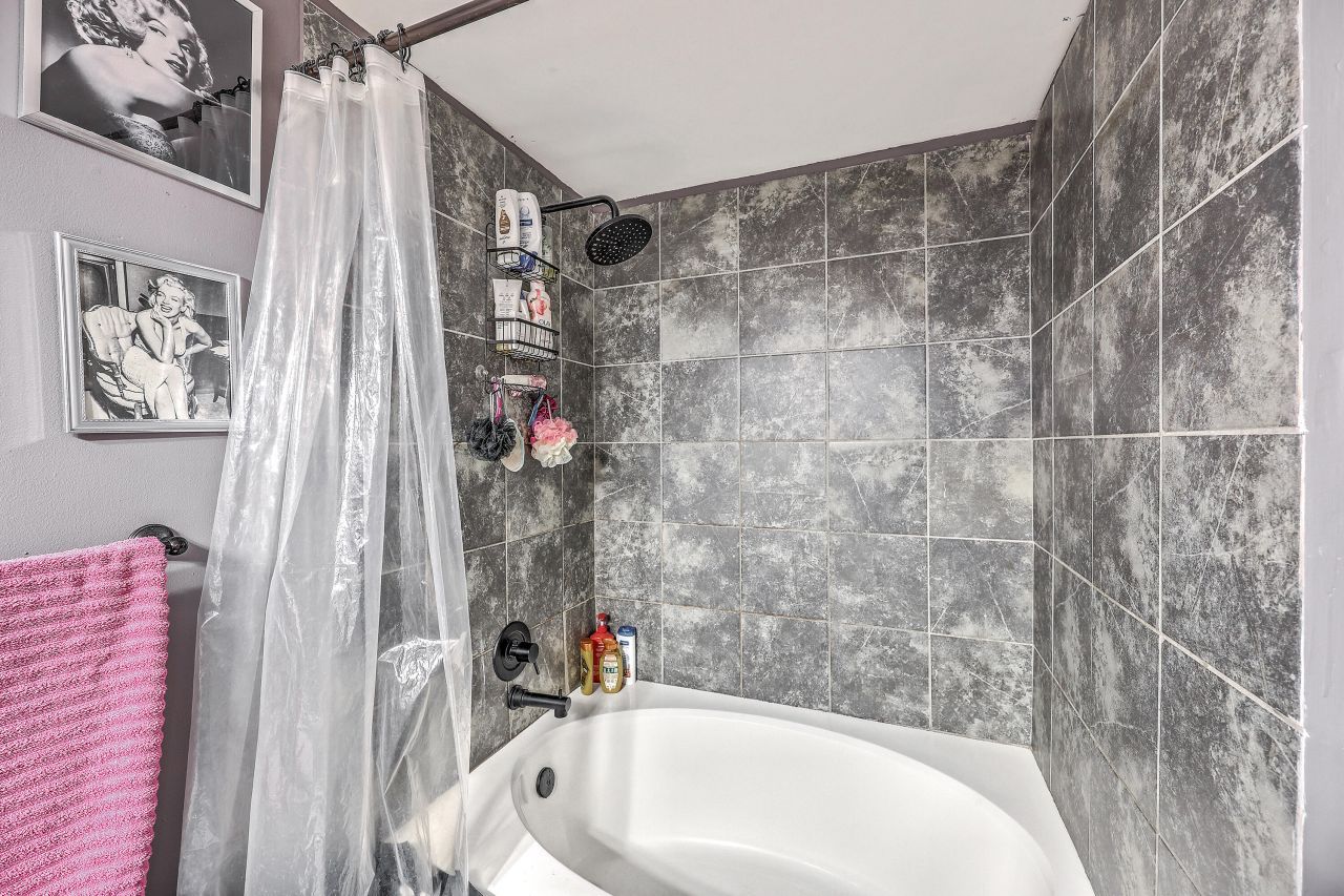 109 Coachman Lane Photo 23