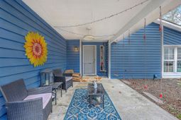 109 Coachman Lane photo 4