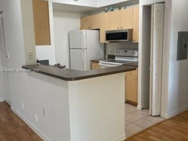 2458 Centergate Dr, Unit 102, Miramar, FL 33025