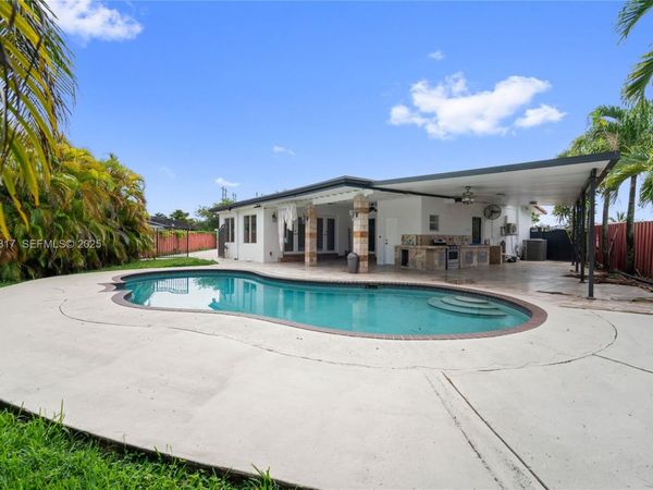 13611 SW 77th St, Miami, FL 33183