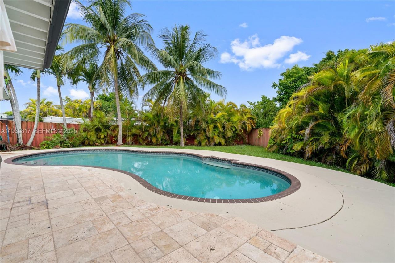 13611 SW 77th St, Miami, FL 33183 Photo