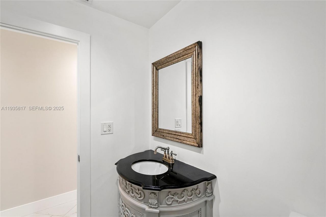 13611 SW 77th St, Miami, FL 33183 Photo