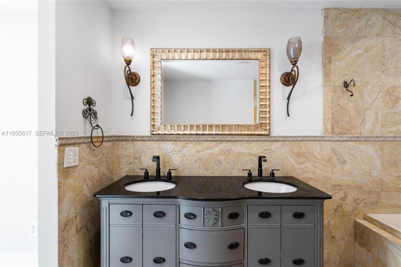 13611 SW 77th St, Miami, FL 33183 Photo