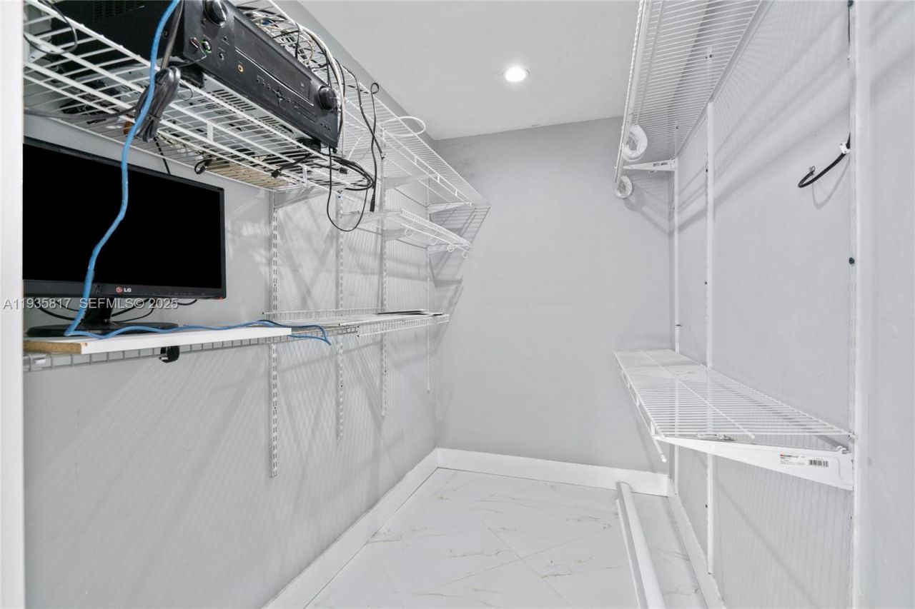 13611 SW 77th St, Miami, FL 33183 Photo