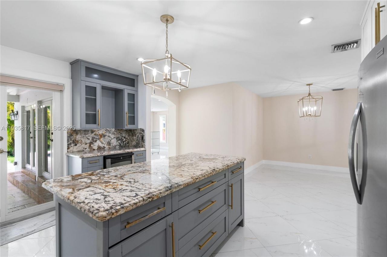 13611 SW 77th St, Miami, FL 33183 Photo