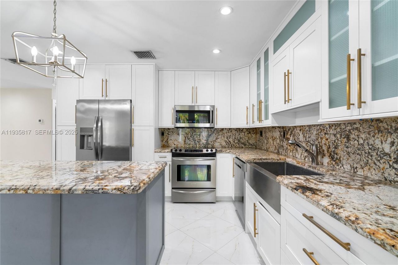 13611 SW 77th St, Miami, FL 33183 Photo