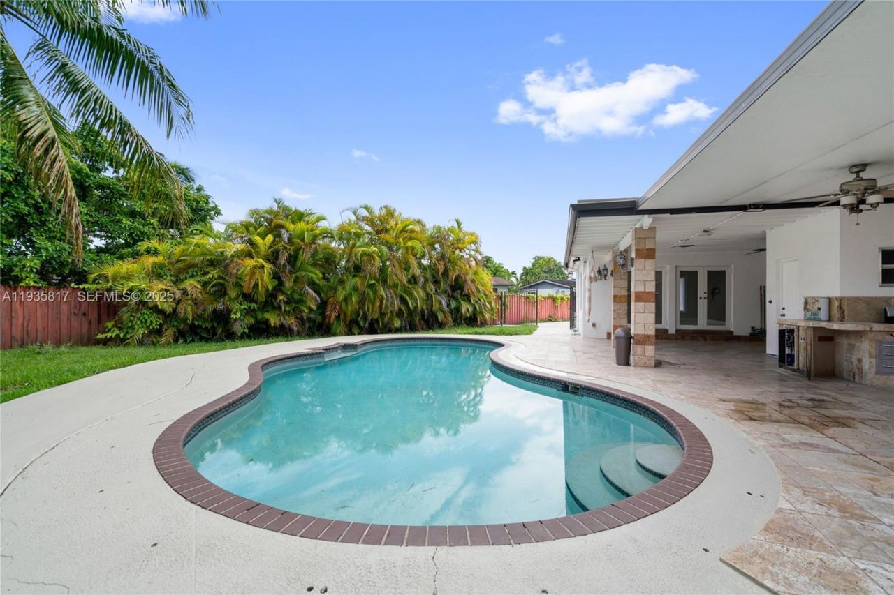 13611 SW 77th St, Miami, FL 33183 Photo