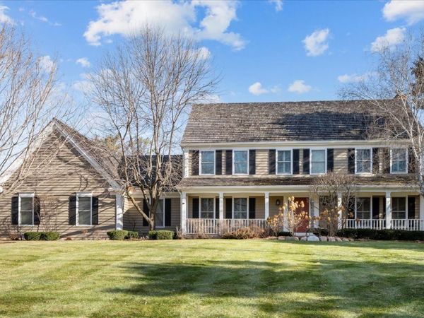 5251 Hilltop Road, Long Grove, IL 60047