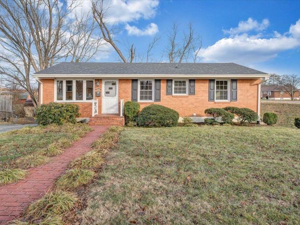5809 Sierra DR NW, Roanoke, VA 24012