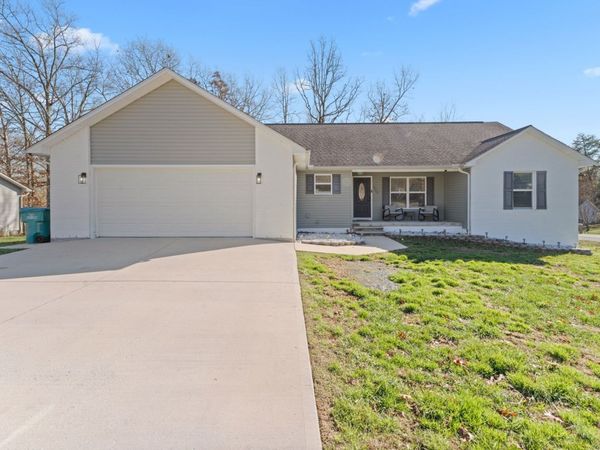 455 Carriage Dr, Crossville, TN 38555