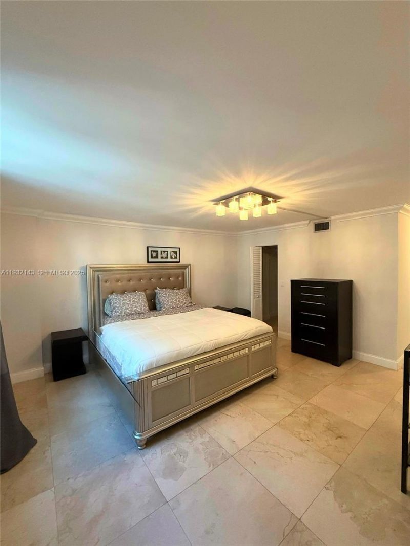 1865 S Ocean Dr , Unit 7B, Hallandale Beach, FL 33009 Photo