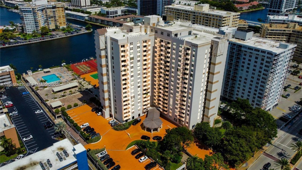 1865 S Ocean Dr , Unit 7B, Hallandale Beach, FL 33009 Photo