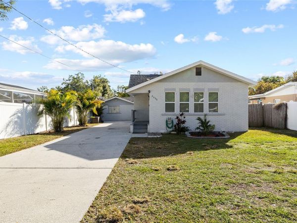 2606 W HENRY AVENUE, TAMPA, FL 33614