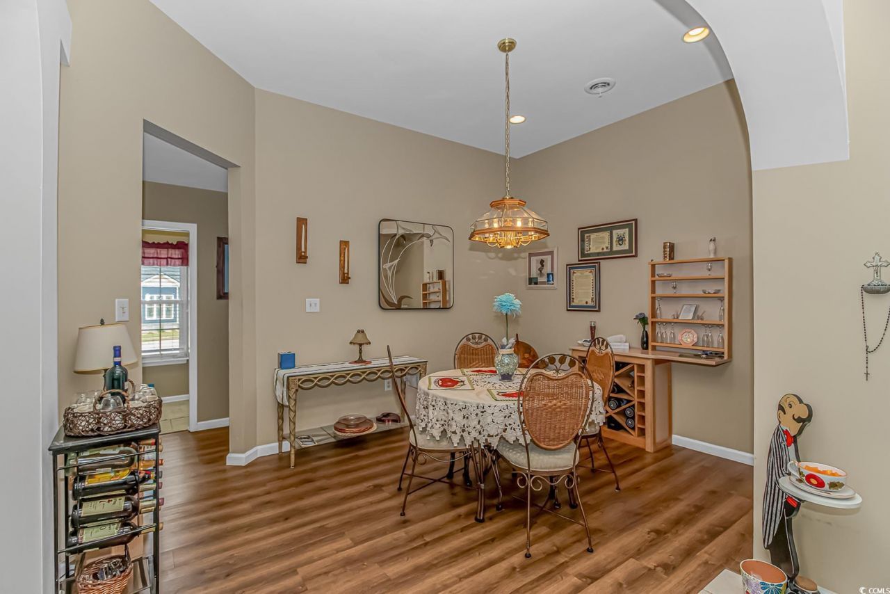 2454 Glen Dr. Photo 6