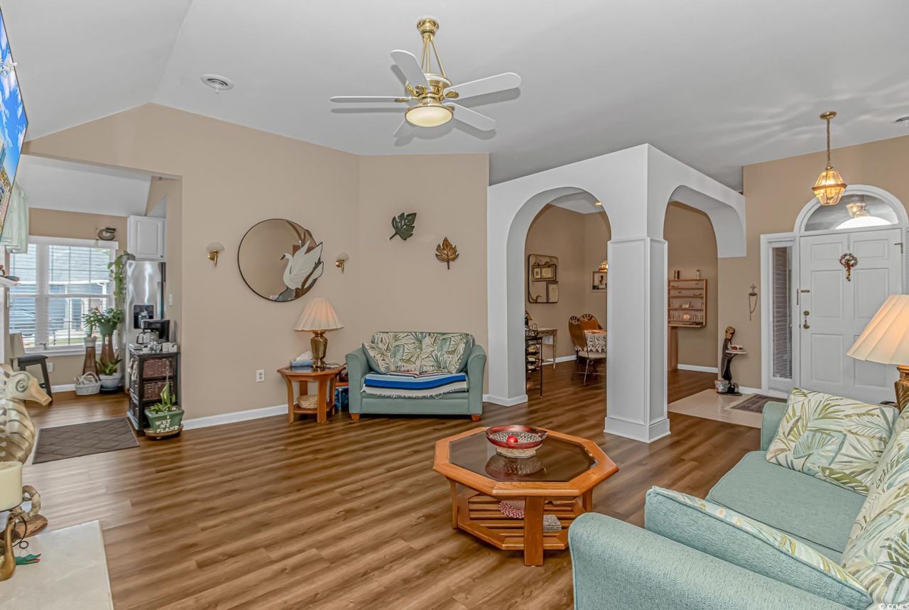 2454 Glen Dr. Photo 8