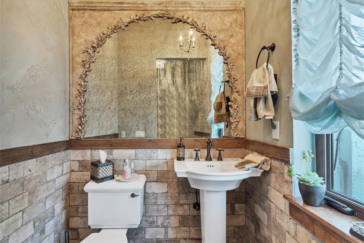 315 S Shore Drive, Sarasota, FL 34234 Photo