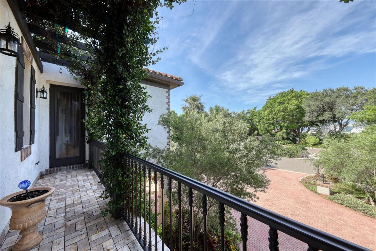 315 S Shore Drive, Sarasota, FL 34234 Photo