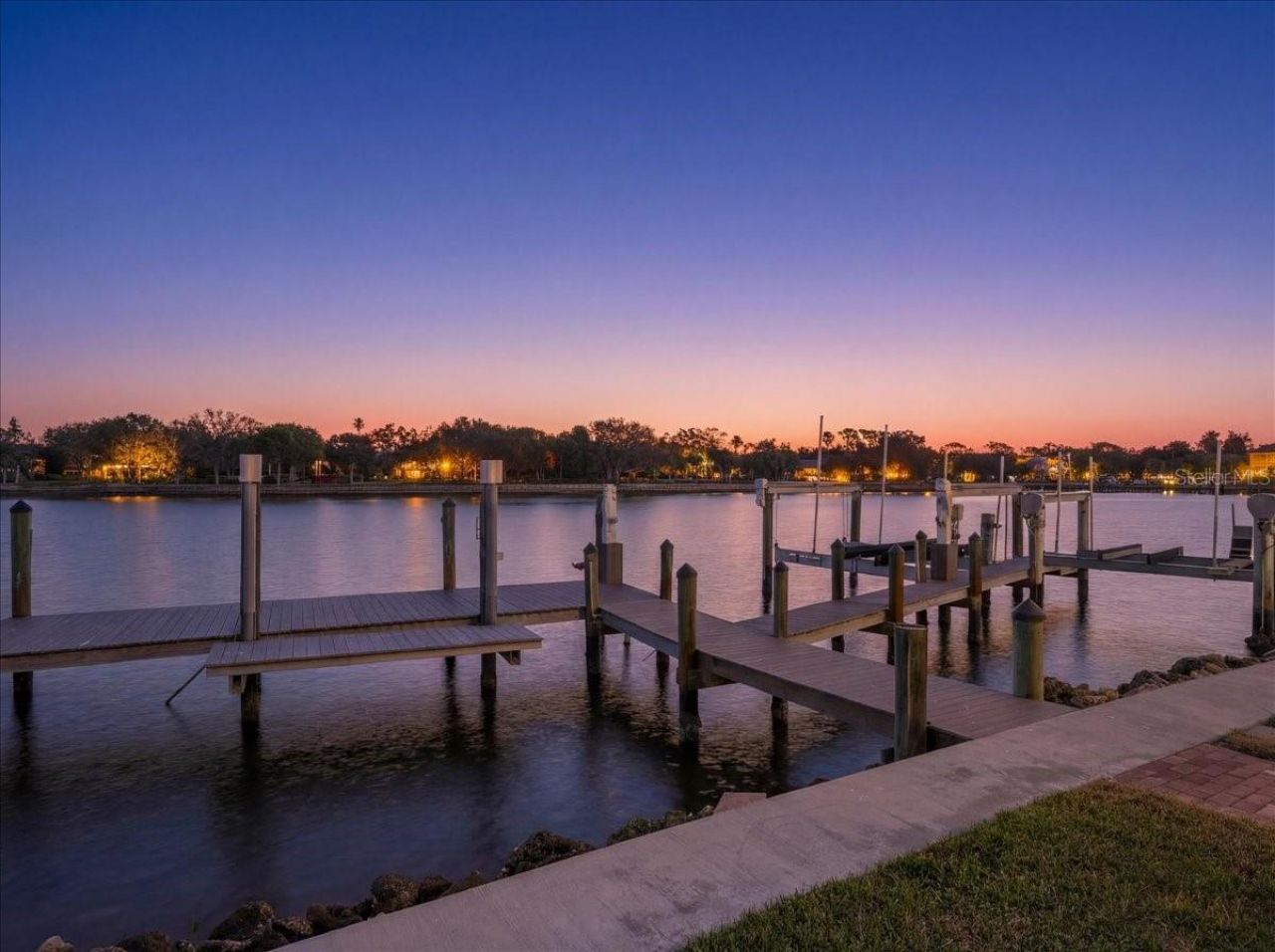 315 S Shore Drive, Sarasota, FL 34234 Photo