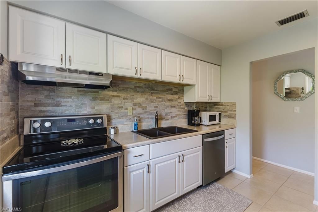 36 Temple Ct, Lehigh Acres, FL 33936 Photo