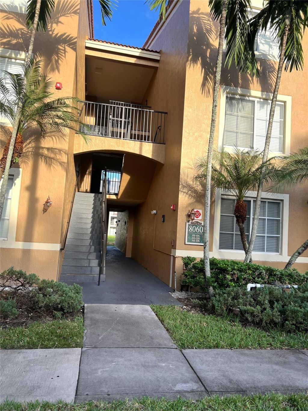 8060 N Nob Hill Road, Unit 206, Tamarac, FL 33321 Photo