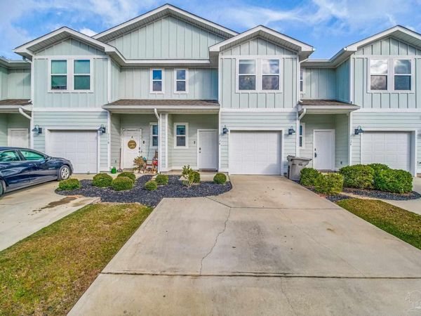 1528 Farragut Way, Pensacola, FL 32534