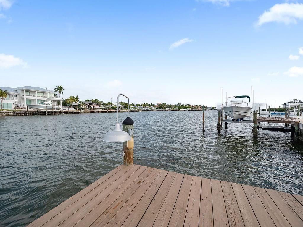 34 Seaside Court, Holmes Beach, FL 34217 Photo