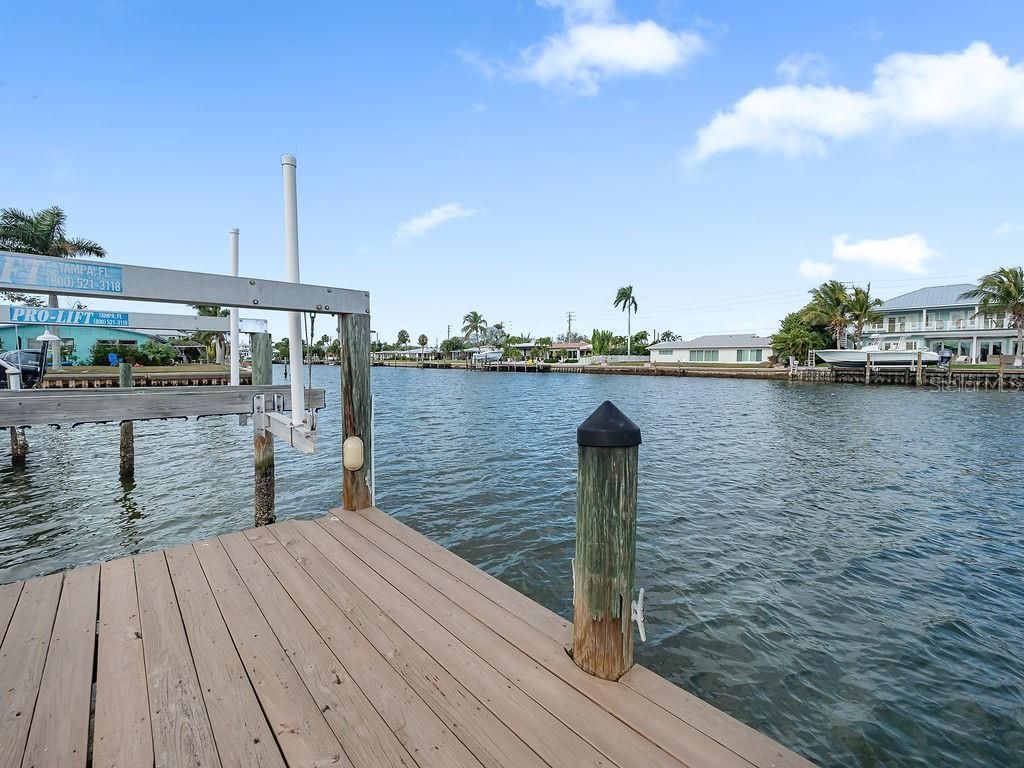 34 Seaside Court, Holmes Beach, FL 34217 Photo