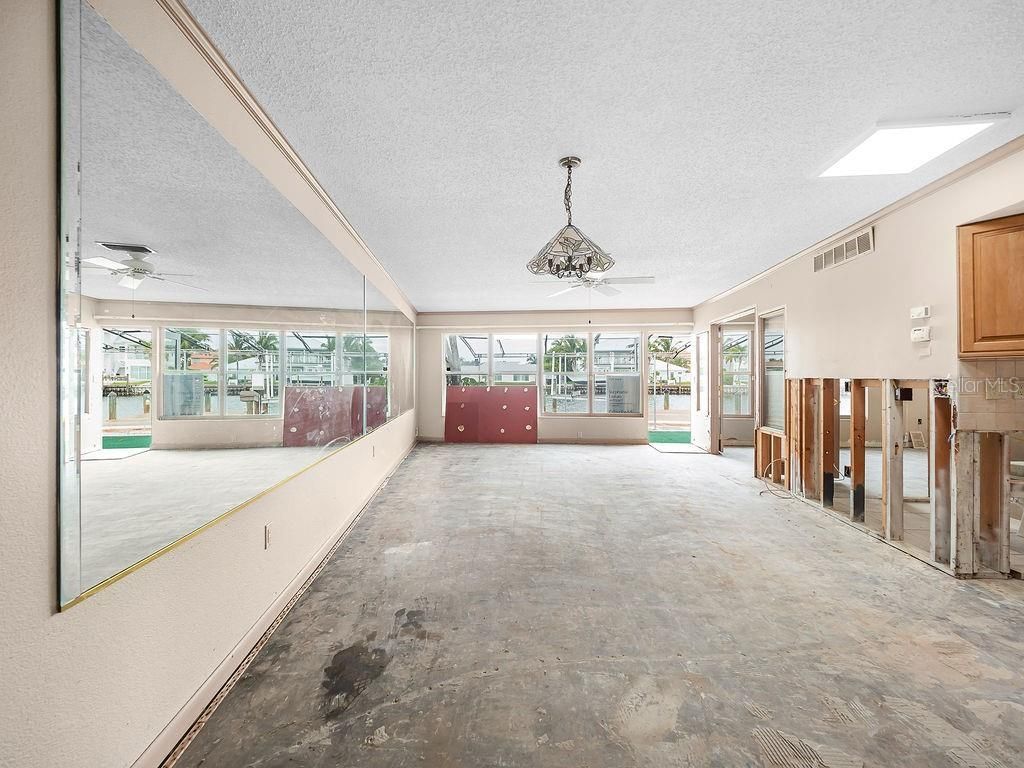 34 Seaside Court, Holmes Beach, FL 34217 Photo