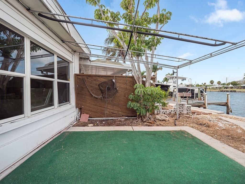 34 Seaside Court, Holmes Beach, FL 34217 Photo