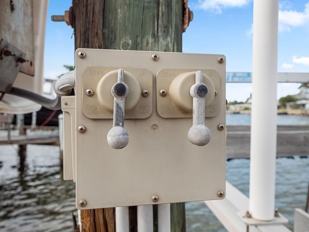 34 Seaside Court, Holmes Beach, FL 34217 Photo