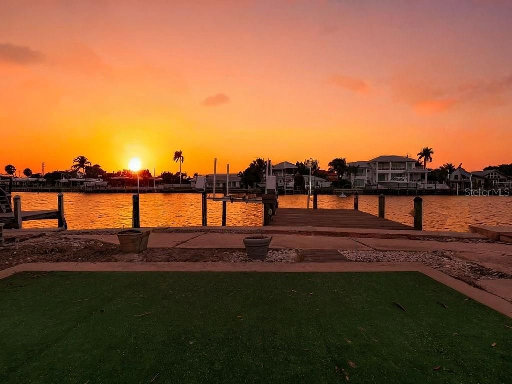 34 Seaside Court, Holmes Beach, FL 34217 Photo