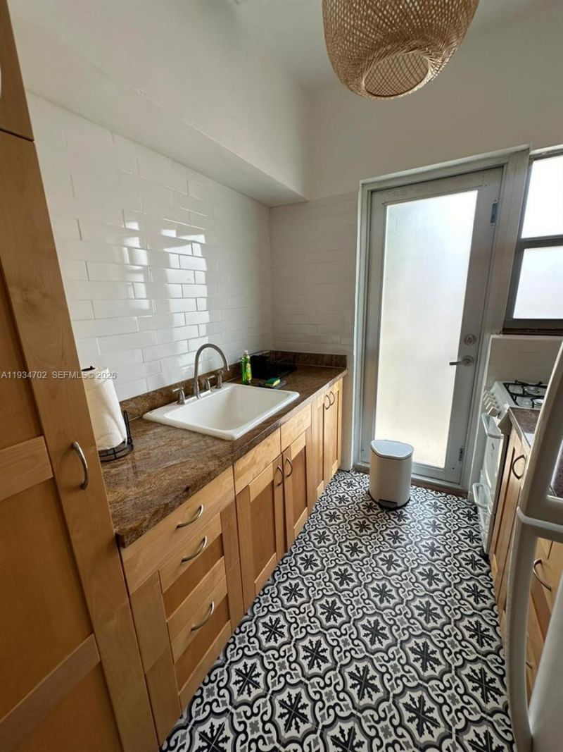 1840 James Ave, Unit 12, Miami Beach, FL 33139 Photo