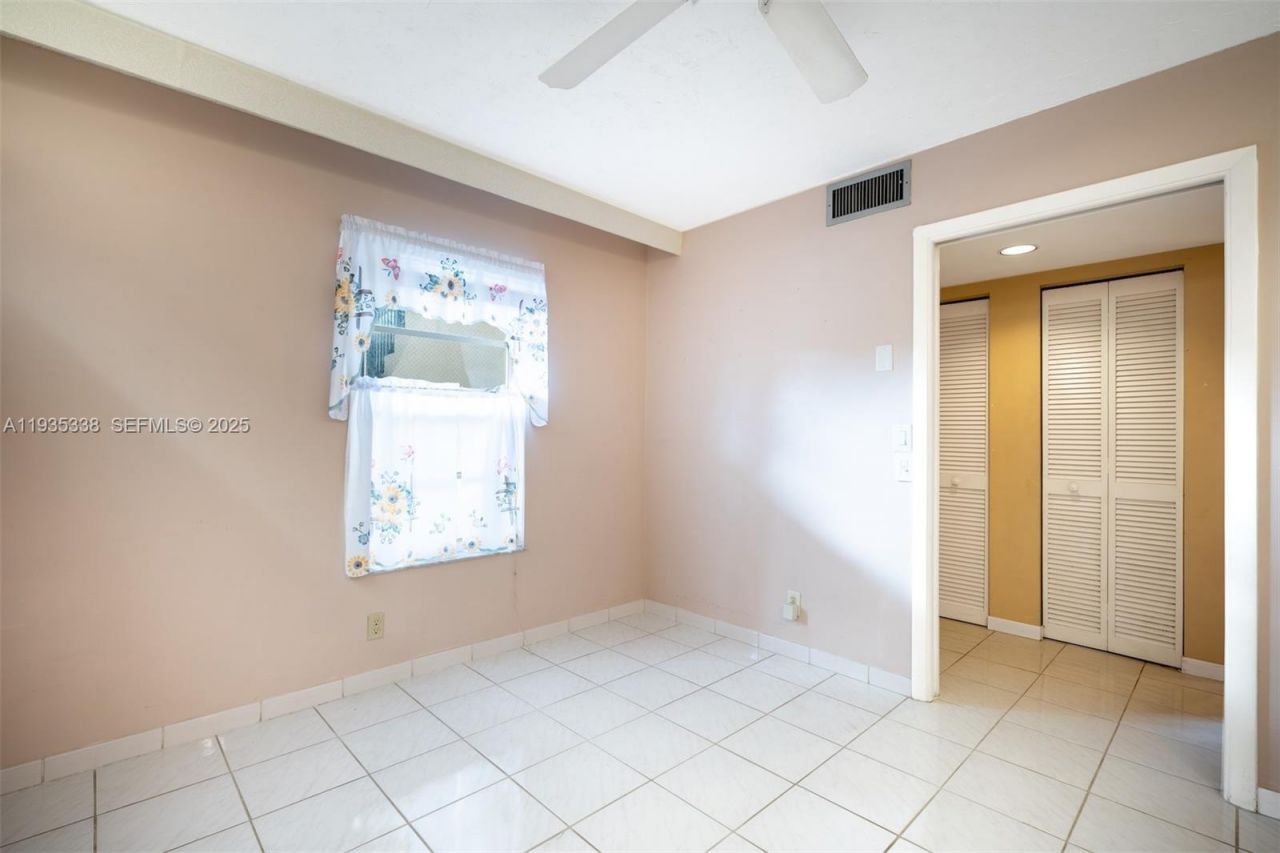 150 S Hollybrook Ter, Unit 208, Pembroke Pines, FL 33025 Photo